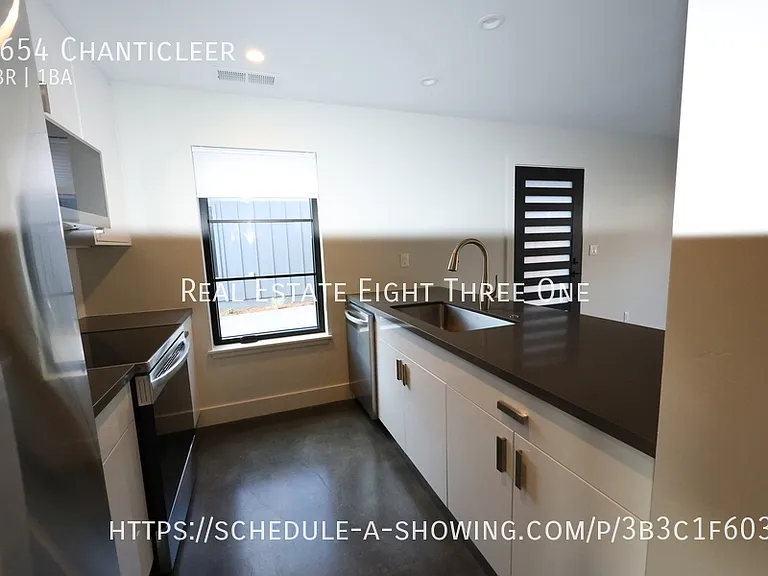 1654 Chanticleer Ave — Photo 2
