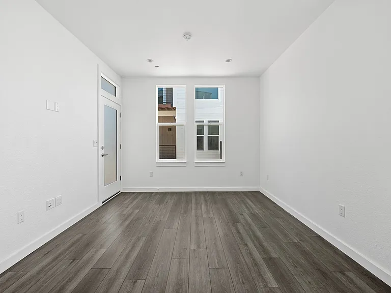 422-426.5 San Pascual Ave #&-6700-6712 — Photo 7