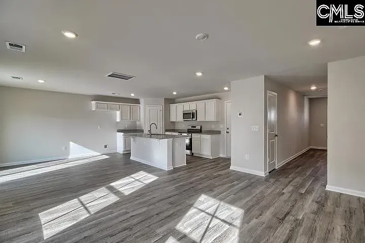 462 Middlebury Ln — Photo 10