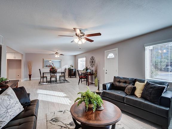 3004 N 34th Pl-11