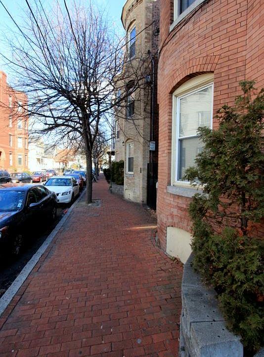 2nd image of 56 Norfolk St APT 2