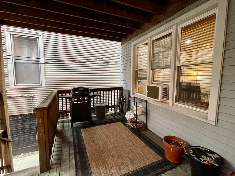 2552 N Southport Ave #1R — Photo 15