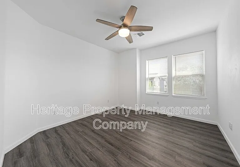 323 Gabriel #1-unit 101 — Photo 23