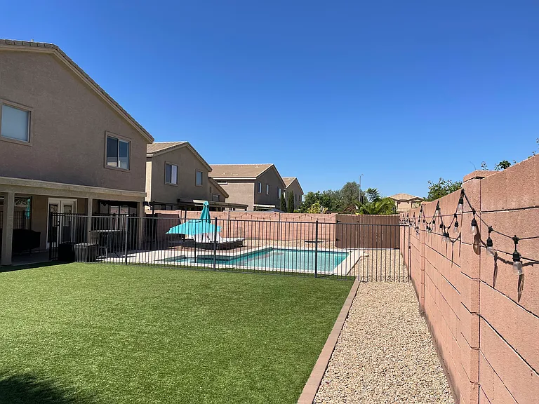 12376 W Sells Dr — Photo 32