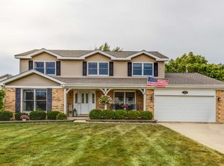 1230 S Point Ct, Schaumburg, IL 60193