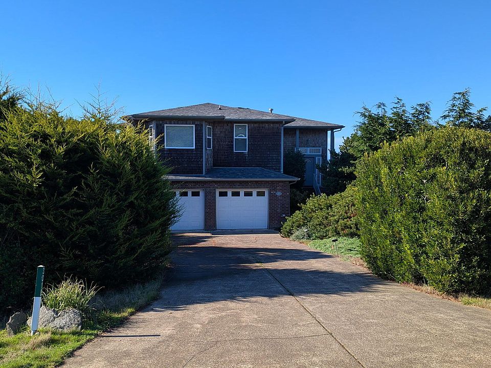 1st image of 3018 NW Hidden Lake Dr
