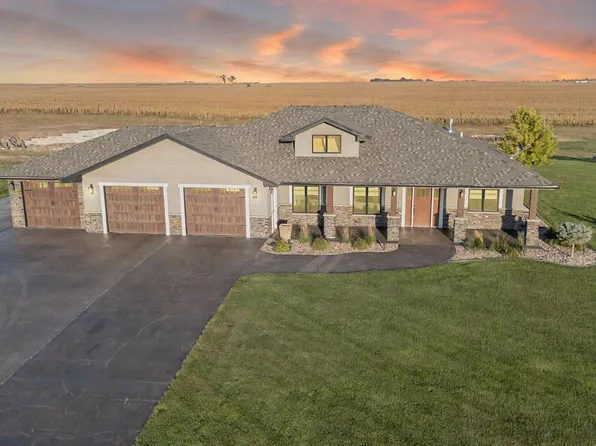 27272 390th Ave, Corsica, SD 57328