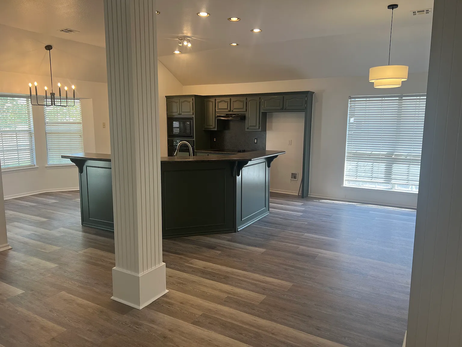 4 bed, 2006 sqft, $2,350 — Photo 1