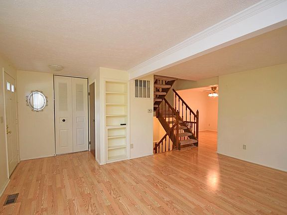4th image of 8092 Mill Creek Cir #6-A