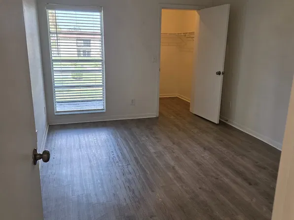 5135 Gemstone Dr APT 204, New Port Richey, FL 34652