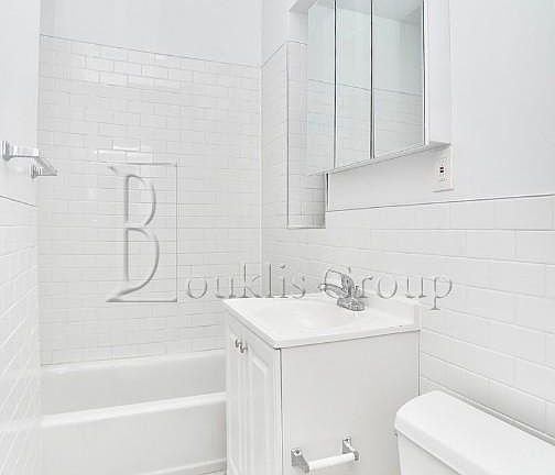 4th image of 25-27 Steinway Ave #3R