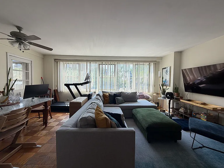 225 Saint Pauls Ave #2C — Photo 3