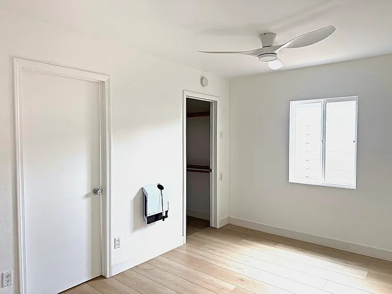 577 Florence St — Photo 22