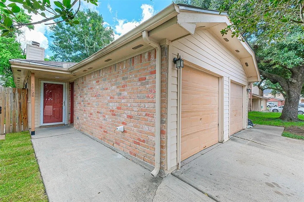 2 bed, 2.0 bath, 1025 sqft, $1,495 — Photo 1