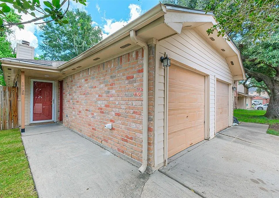 10120 Emerald Oaks Dr