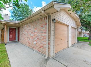 10120 Emerald Oaks Dr, Houston, TX 77070