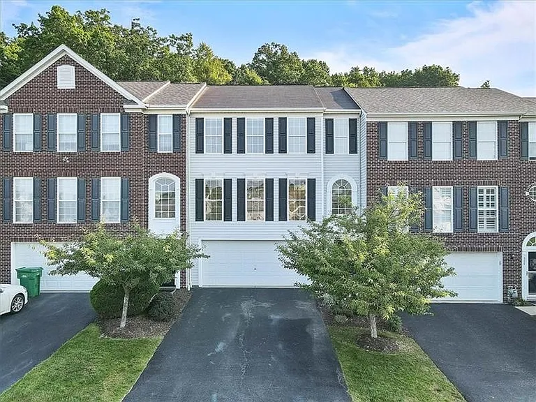 510 Village Green Blvd W — Photo 2