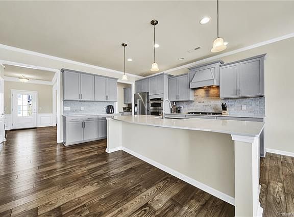5th image of 15767 Reynolds Dr