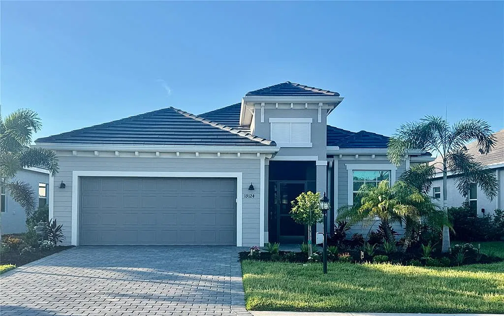 3 bed, 2.0 bath, 2246 sqft, $8,000 — Photo 1