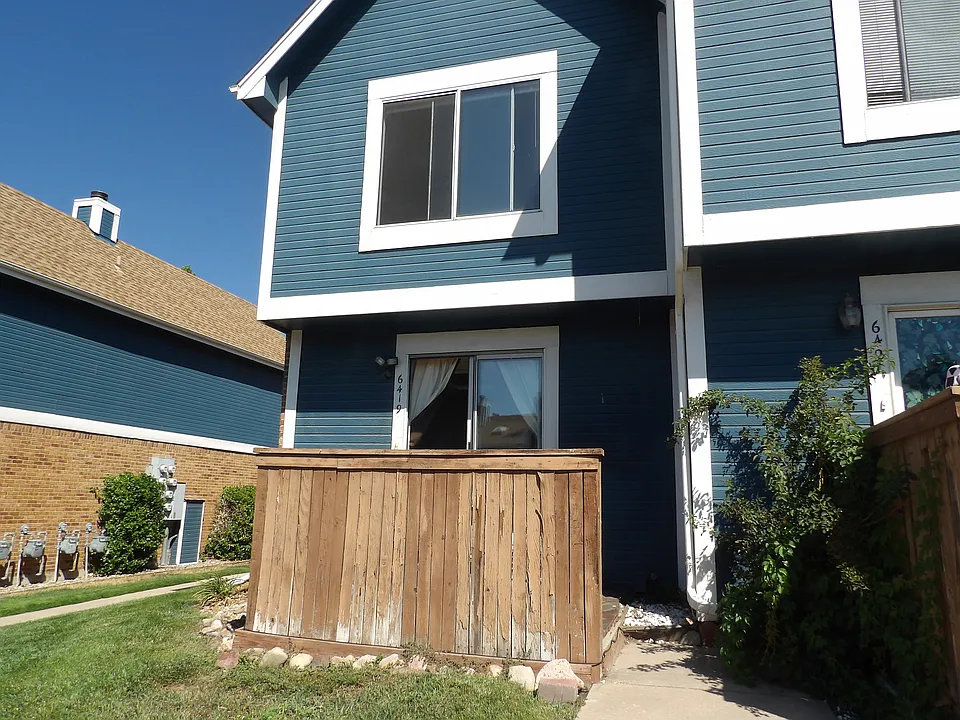 6419 Village Ln