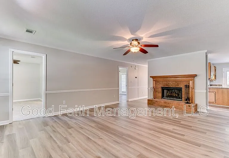 612 Fieldstone Way — Photo 4