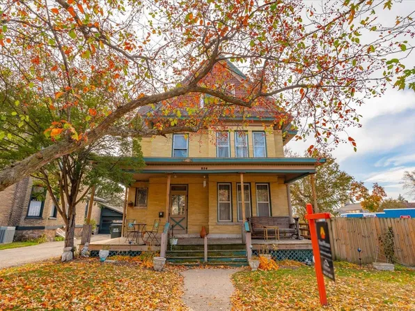 224 W Pleasant St, Portage, WI 53901