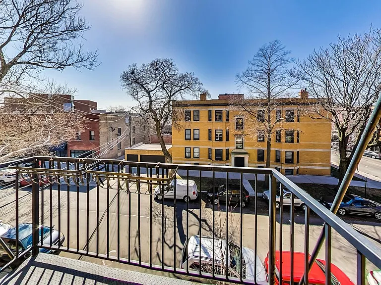 1952 W Byron St #6 — Photo 9