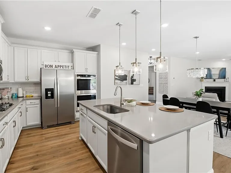 3479 Jasmine Way — Photo 4