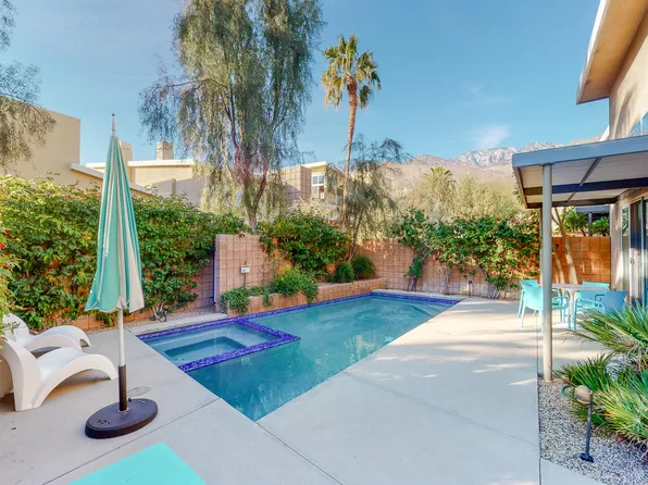 913 N Oceo Cir, Palm Springs, CA 92264