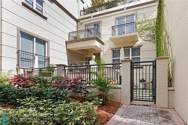 1st image of 2609 NE 14th Ave APT 110