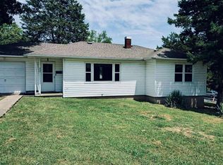 422 E South St, Neosho, MO 64850