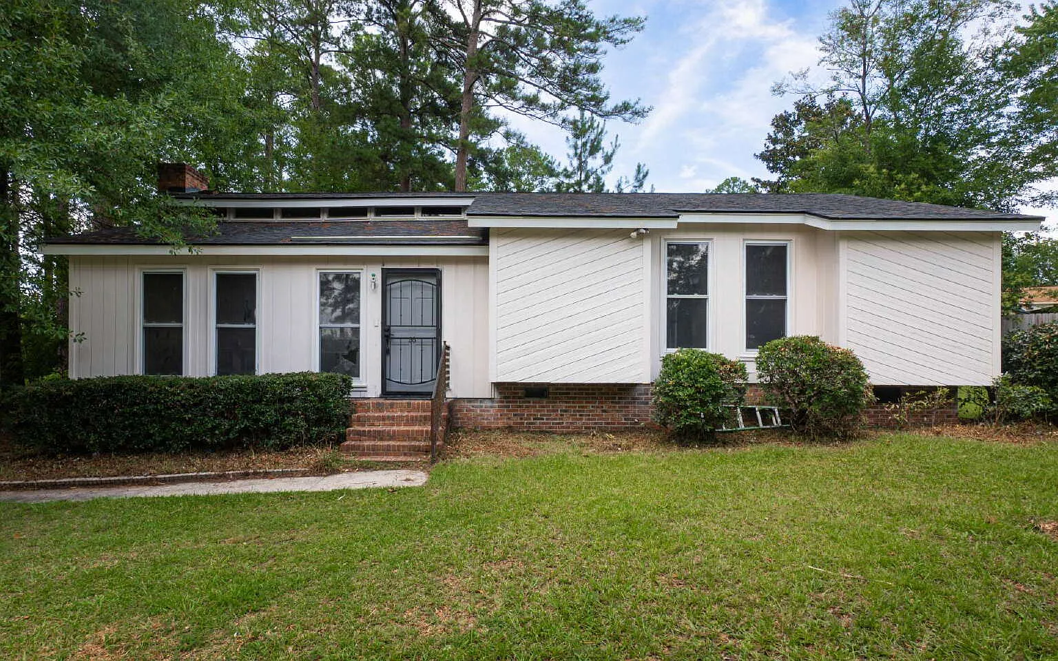 3 bed, 2.0 bath, 1548 sqft, $1,550 — Photo 2