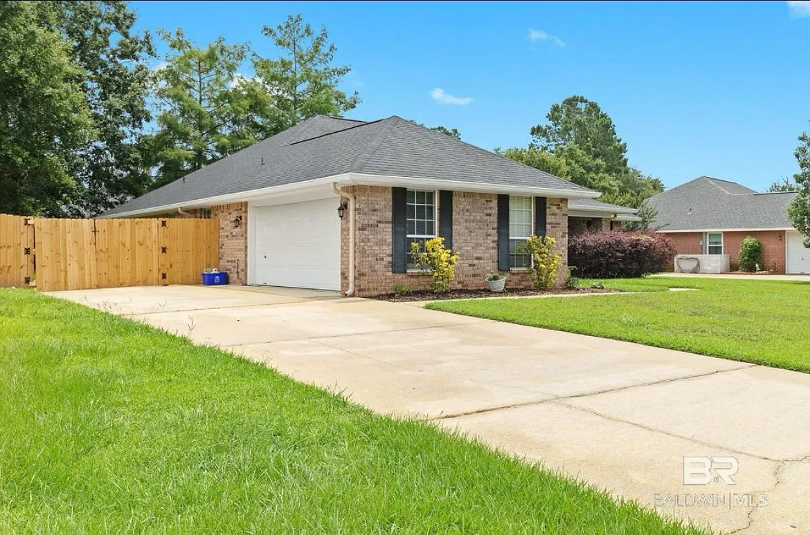 Building Photo - Destrehan Rd