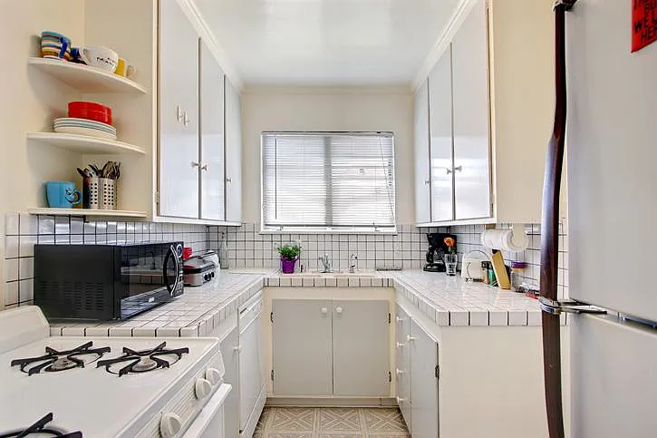 136 S Sweetzer Ave #136 — Photo 6