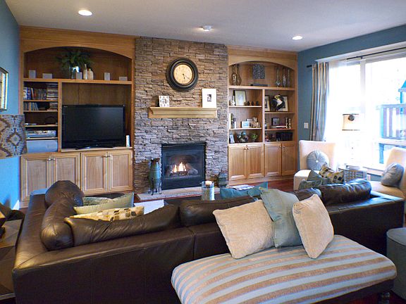 Row of windows viewing into backyard from family room