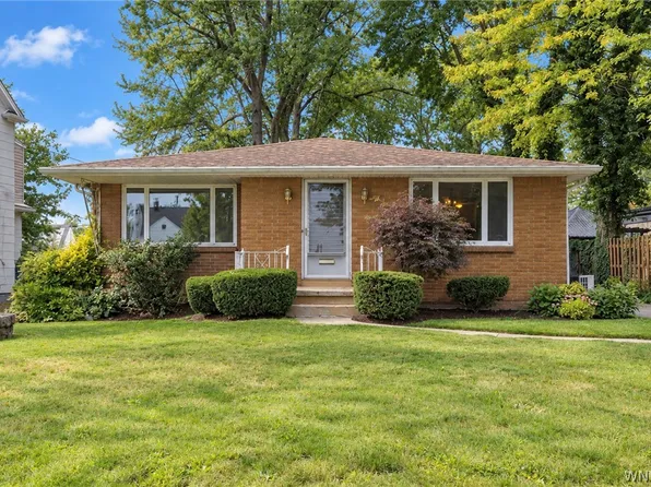 220 Maynard Dr, Amherst, NY 14226