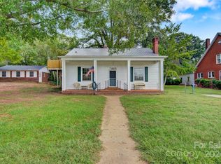 94 S Main St, Granite Falls, NC 28630