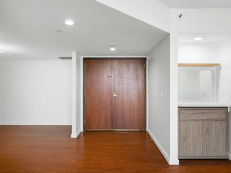 343 Pioneer Dr #1703 — Photo 5