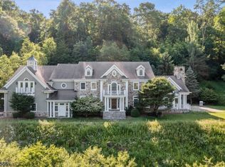 40 Water St, Tewksbury Twp, NJ 08833