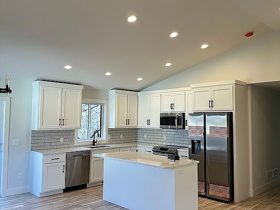 5th image of 23157 Butterfield Dr NW