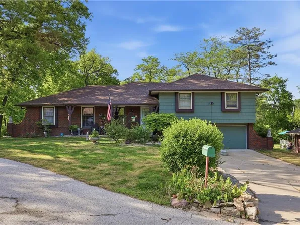 8828 Waverly Ave, Kansas City, KS 66109