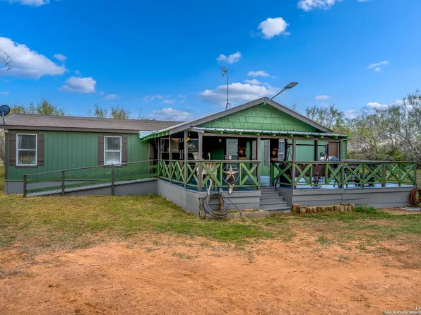 8614 W FM 140, Charlotte, TX 78011