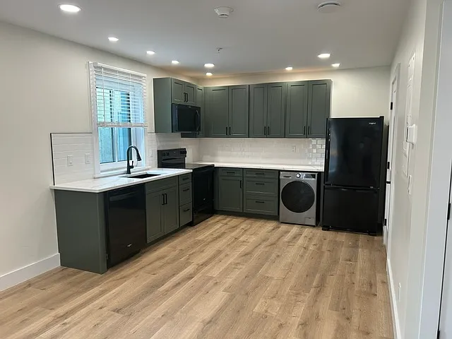 Studio, 483 sqft, $1,700 — Photo 1