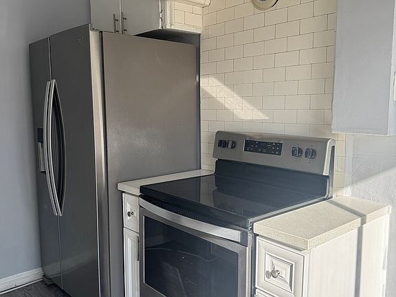 3rd image of 26 Alamitos Ave #204