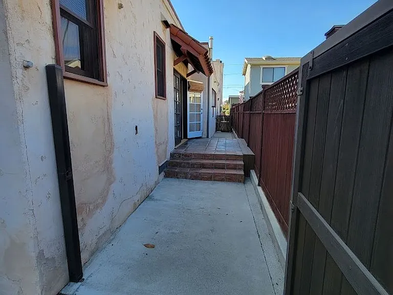 321 Grand Ave — Photo 46