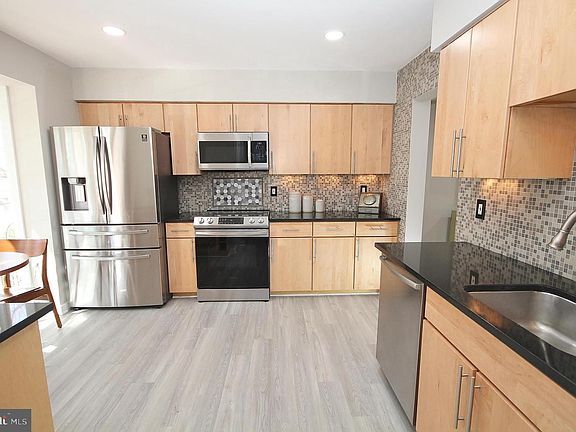 3rd image of 6191 Wellington Commons Dr