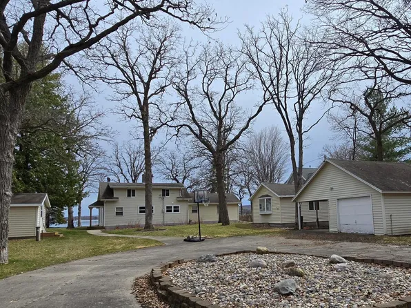 51750 Pelican Point Dr, Detroit Lakes, MN 56501