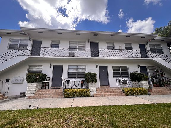 2nd image of 215 Menores Ave APT 1
