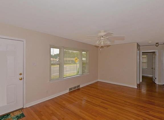 3rd image of 9505 Reavis Barracks Rd