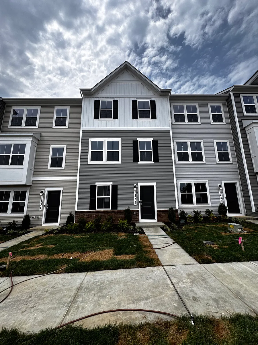 Building Photo - 1233 Cedar Valley Rd